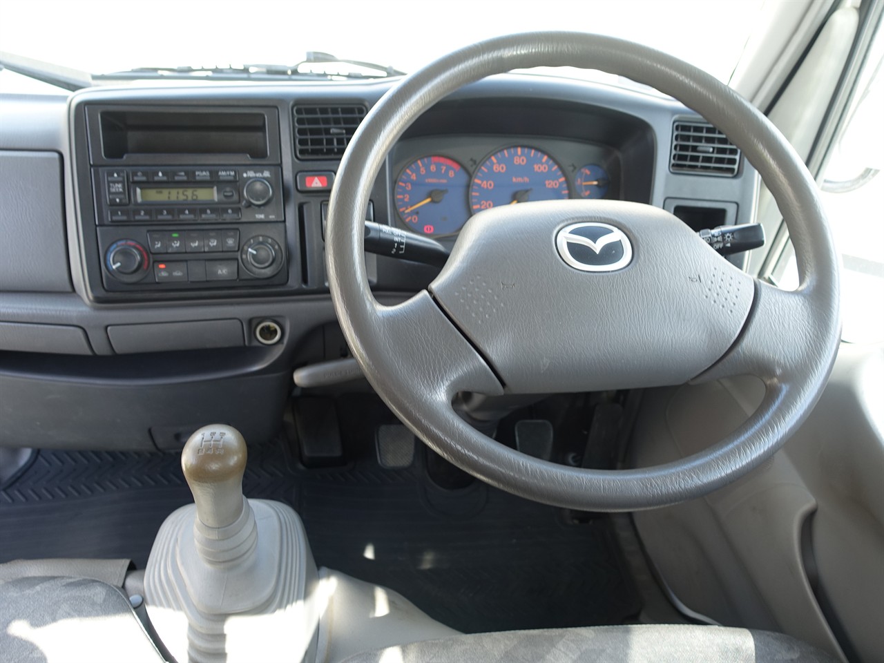2003 Mazda Titan