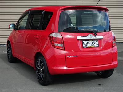 2007 Toyota Ractis - Thumbnail