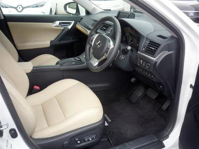 2013 Lexus CT200h - Thumbnail