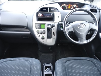2009 Toyota Ractis - Thumbnail