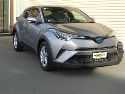 2017 Toyota C-HR - Thumbnail