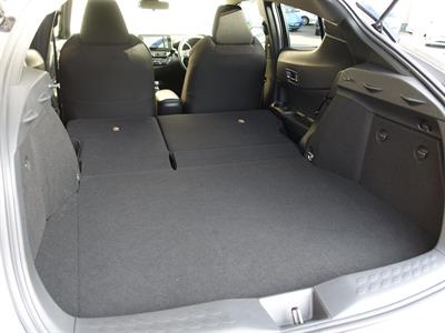 2017 Toyota C-HR - Thumbnail