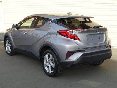 2017 Toyota C-HR - Thumbnail