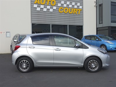 2016 Toyota Vitz - Thumbnail