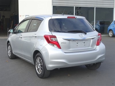 2016 Toyota Vitz - Thumbnail