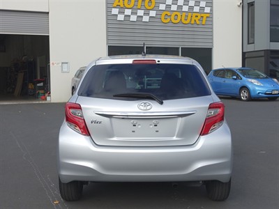 2016 Toyota Vitz - Thumbnail