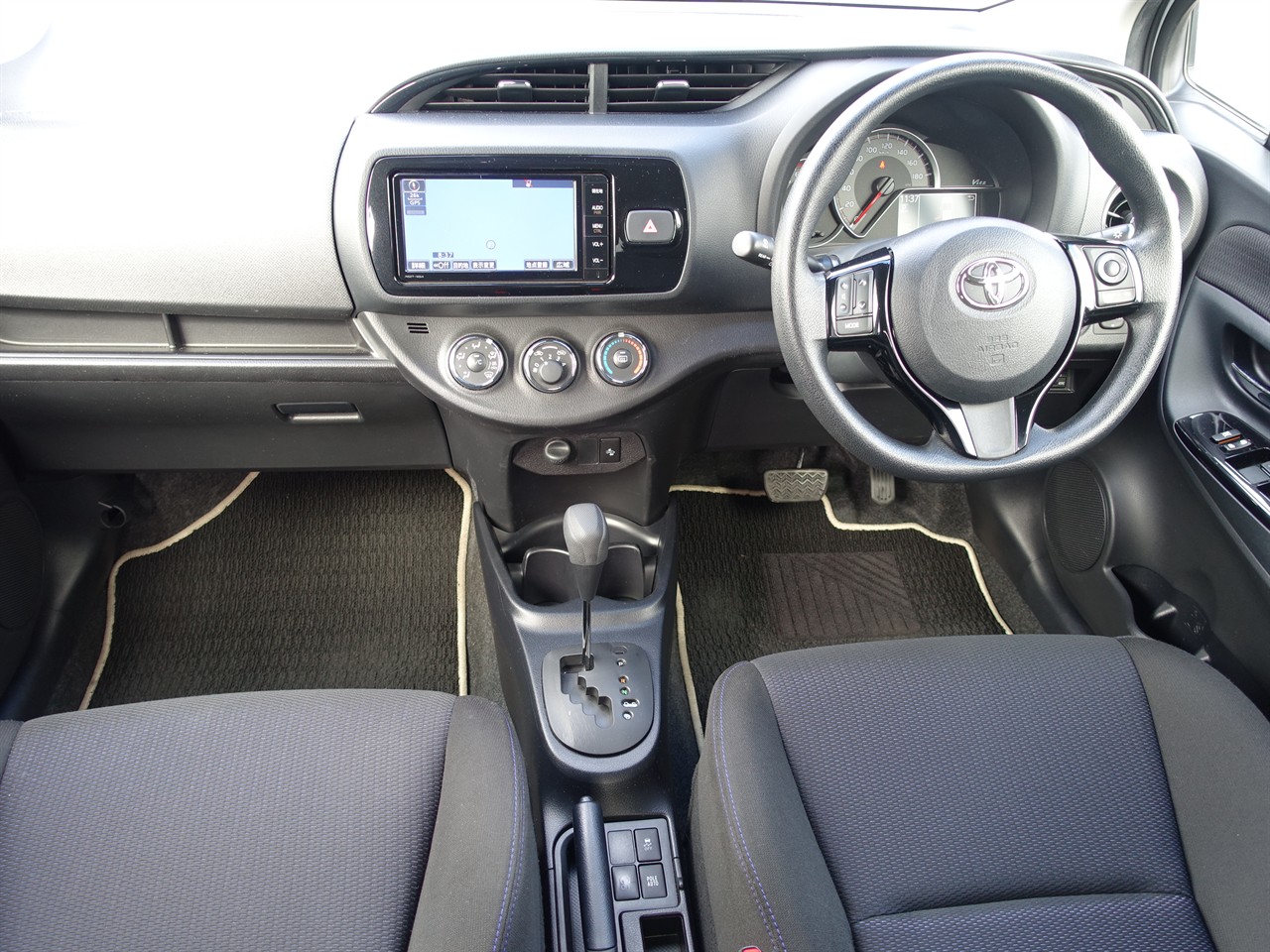 2016 Toyota Vitz