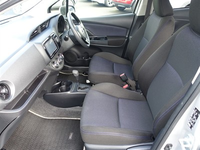2016 Toyota Vitz - Thumbnail