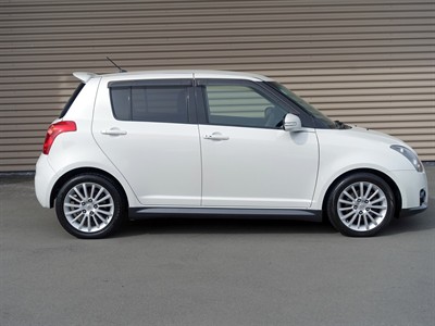 2008 Suzuki Swift - Thumbnail