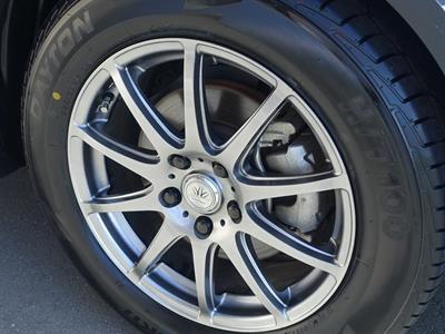 2016 Toyota C-HR - Thumbnail