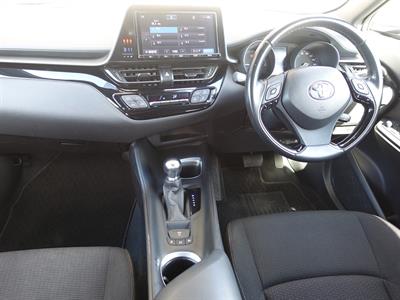 2016 Toyota C-HR - Thumbnail