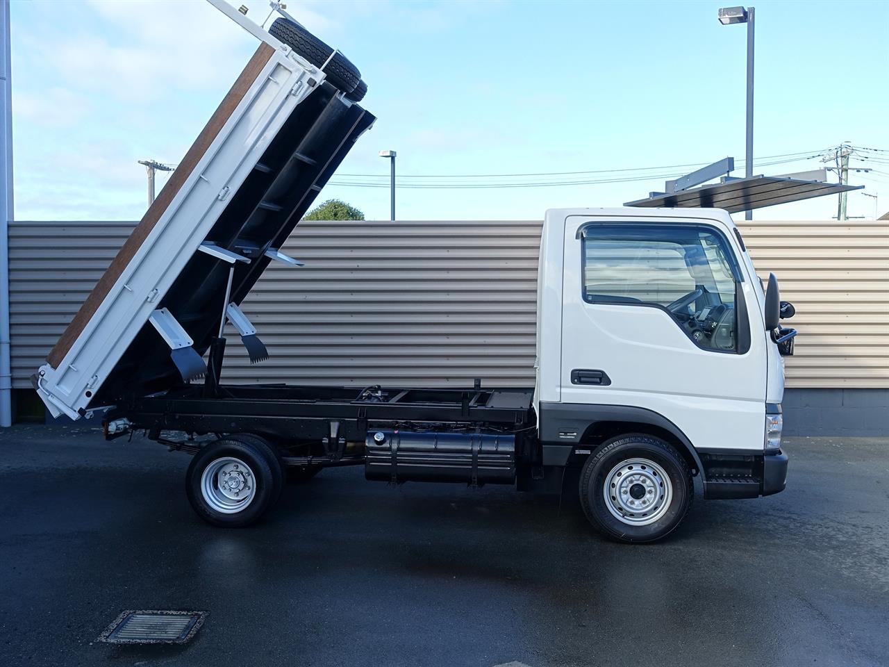 2003 Mazda Titan