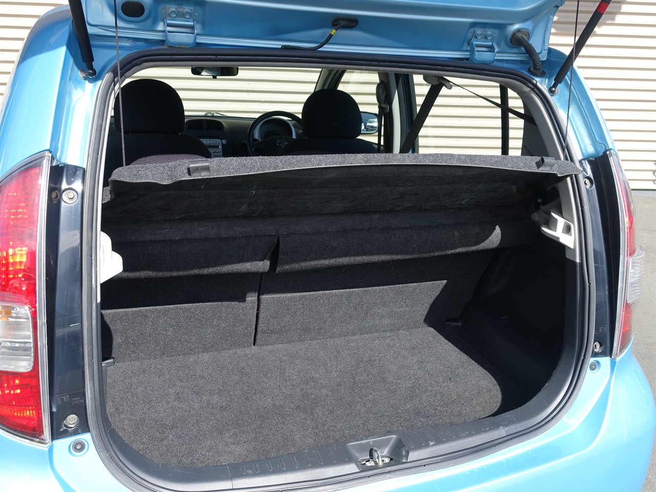 2006 Daihatsu Sirion