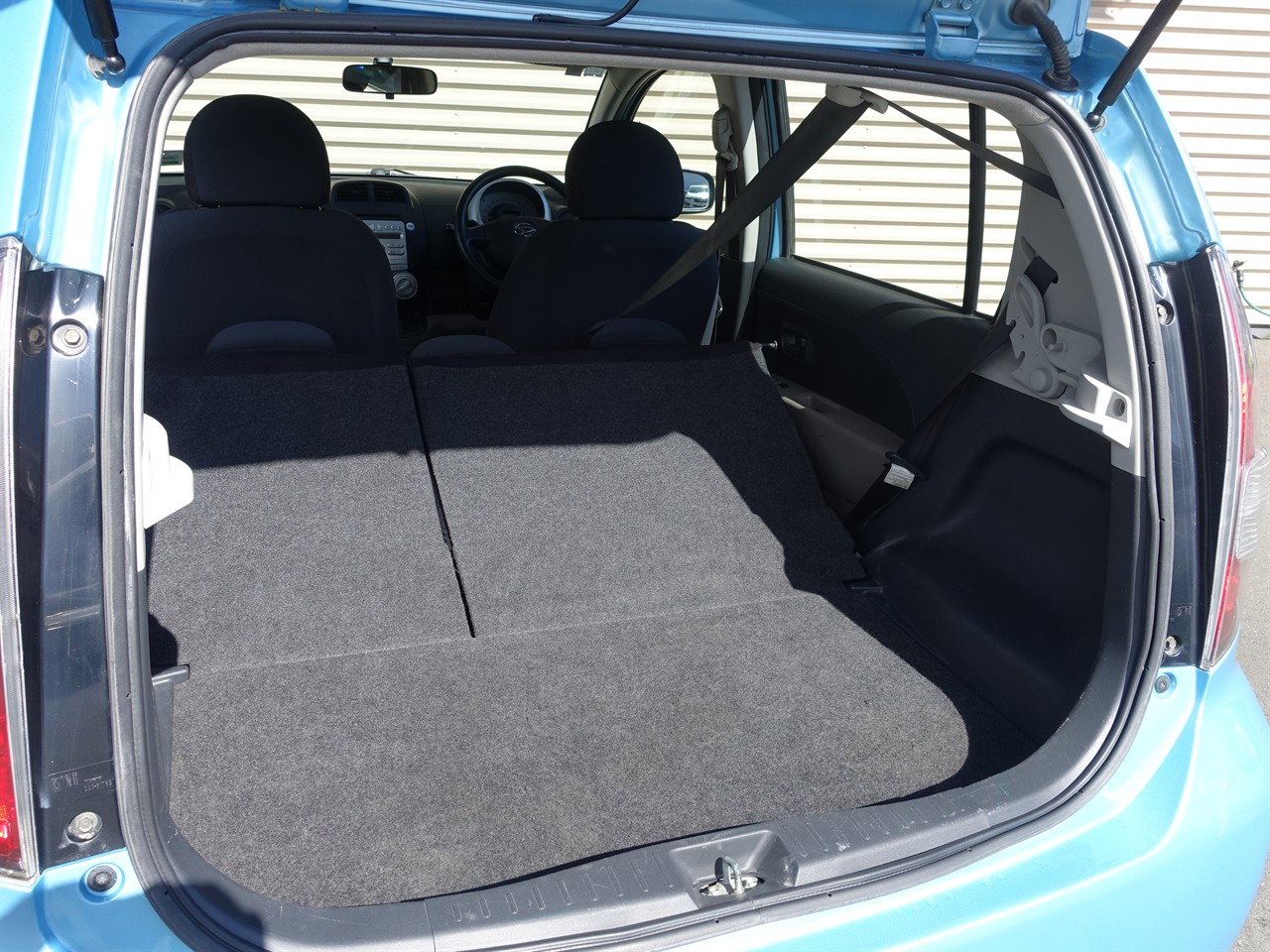 2006 Daihatsu Sirion