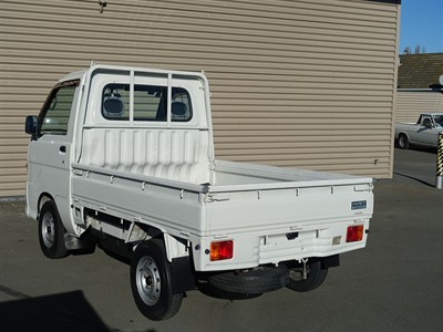 2004 Daihatsu Hijet - Thumbnail