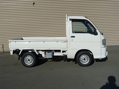 2004 Daihatsu Hijet - Thumbnail
