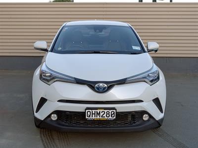 2017 Toyota C-HR - Thumbnail