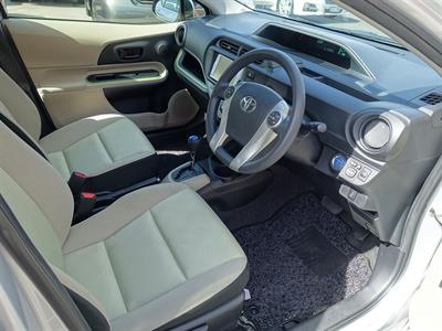 2013 Toyota Aqua - Thumbnail