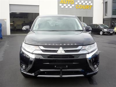 2015 Mitsubishi Outlander PHEV - Thumbnail