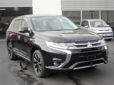 2015 Mitsubishi Outlander PHEV - Thumbnail