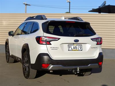 2022 Subaru Outback - Thumbnail