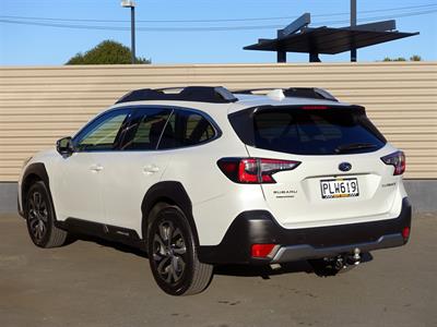 2022 Subaru Outback - Thumbnail