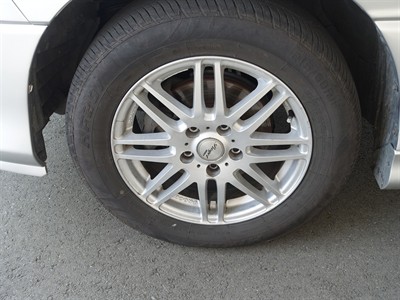 2005 Toyota Estima - Thumbnail
