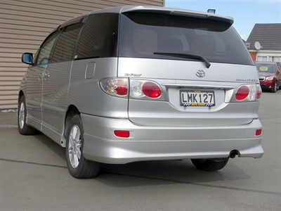 2005 Toyota Estima - Thumbnail