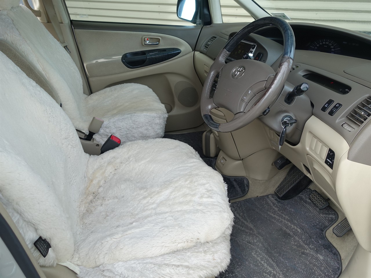 2005 Toyota Estima
