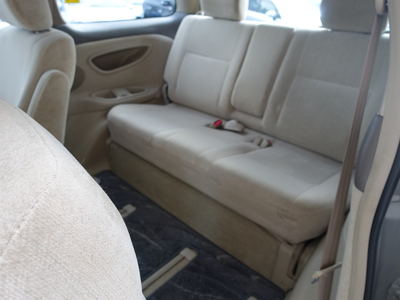 2005 Toyota Estima