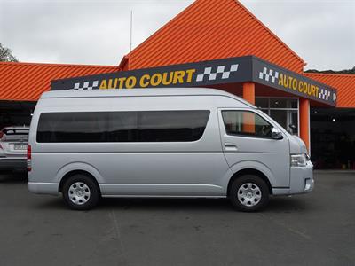 2017 Toyota Hiace - Thumbnail