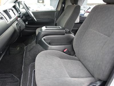 2017 Toyota Hiace - Thumbnail