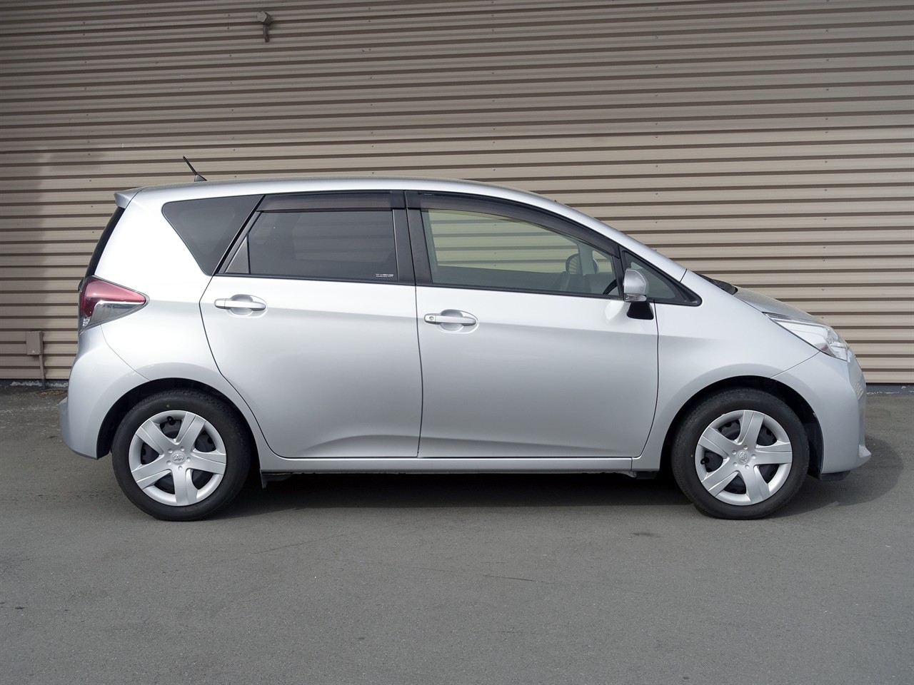 2016 Toyota Ractis