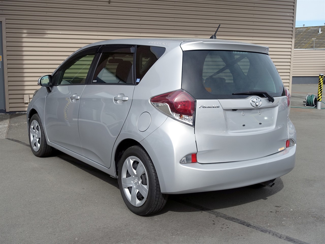 2016 Toyota Ractis