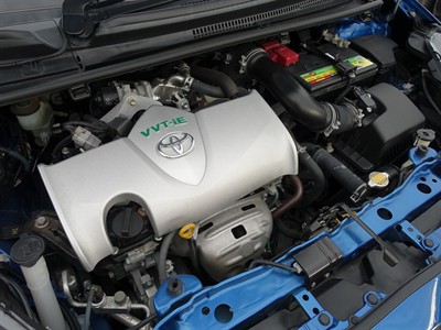 2015 Toyota Vitz - Thumbnail