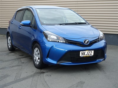 2015 Toyota Vitz - Thumbnail