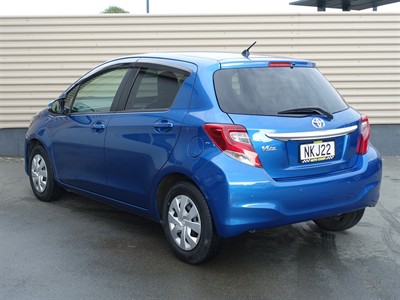 2015 Toyota Vitz - Thumbnail