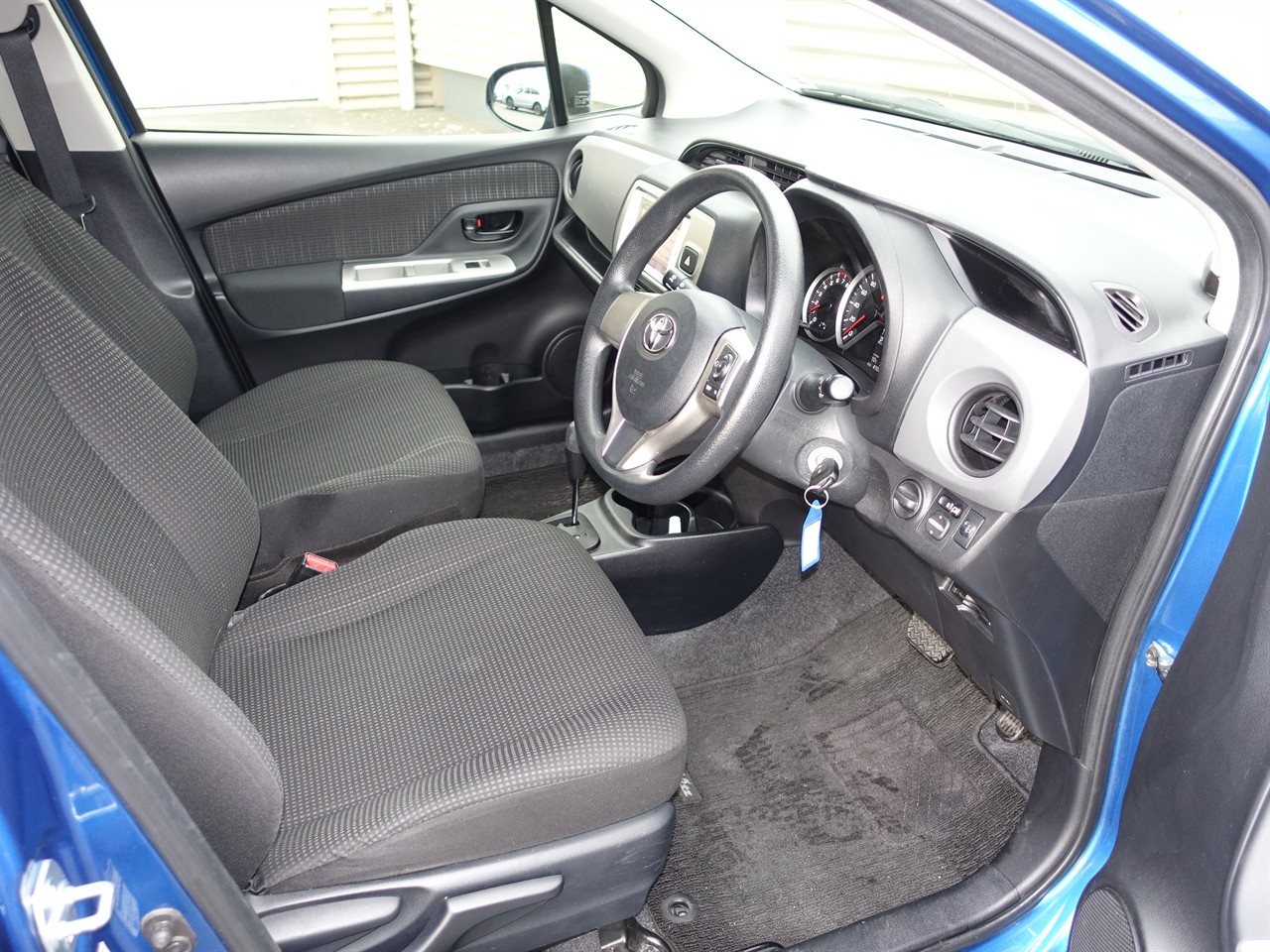 2015 Toyota Vitz