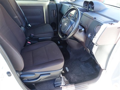 2013 Toyota Spade - Thumbnail