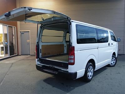 2014 Toyota Hiace - Thumbnail
