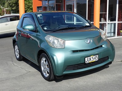 2009 Toyota iQ - Thumbnail