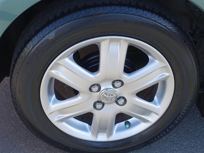2009 Toyota iQ - Thumbnail