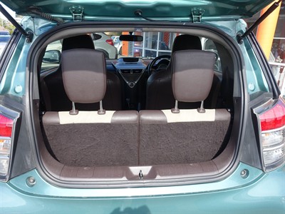 2009 Toyota iQ - Thumbnail