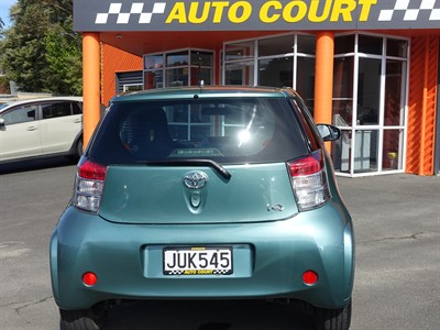 2009 Toyota iQ - Thumbnail