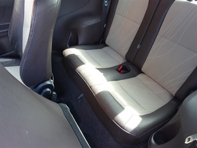 2009 Toyota iQ - Thumbnail