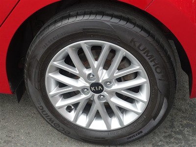 2020 Kia Rio - Thumbnail