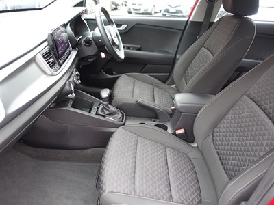2020 Kia Rio - Thumbnail