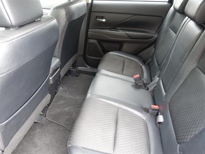 2015 Mitsubishi Outlander - Thumbnail