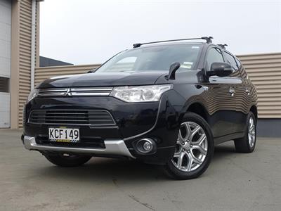2015 Mitsubishi Outlander - Thumbnail