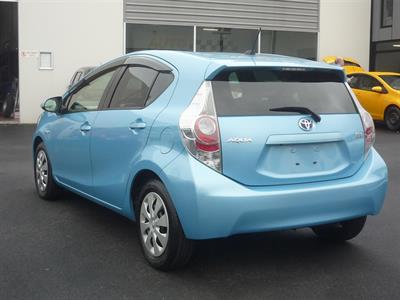 2012 Toyota Aqua - Thumbnail